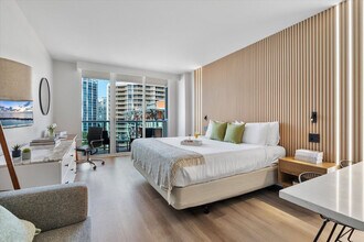 2889 McFarlane Rd in Miami, FL - Foto de edificio - Building Photo