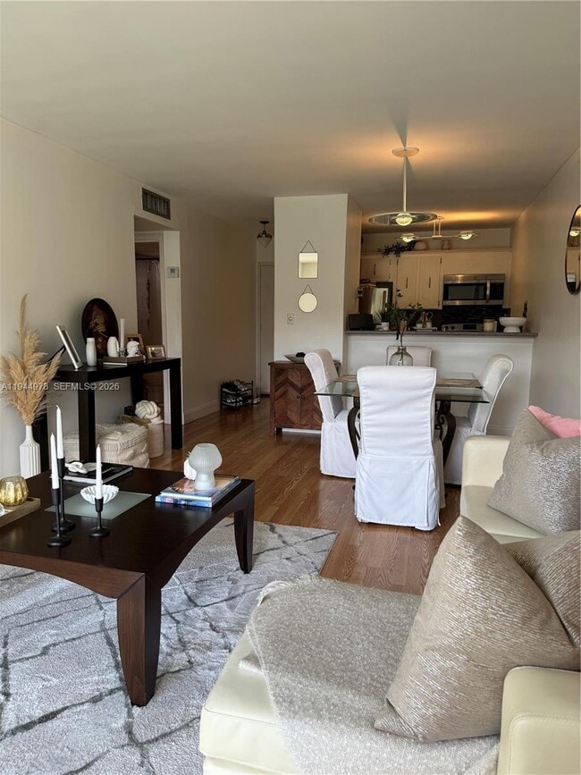 1225 NE 124th St in North Miami, FL - Building Photo - Building Photo