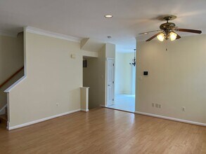 6469 McCoy Rd in Centreville, VA - Building Photo - Building Photo