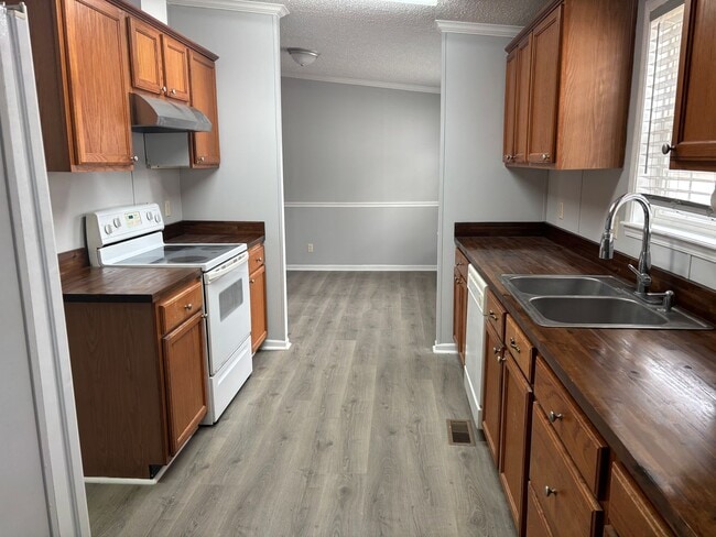 129 Bayshore Dr in Cape Carteret, NC - Building Photo - Building Photo