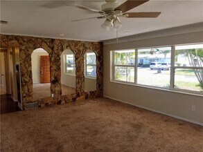 6731 31st Terrace N in St. Petersburg, FL - Building Photo - Building Photo