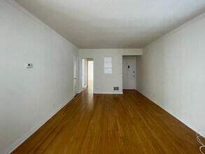 1960 Vermont N Ave, Unit 4 in Los Angeles, CA - Building Photo - Building Photo