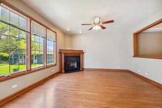 227 N Maple St in Itasca, IL - Building Photo - Building Photo