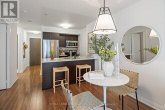 305 Roehampton Ave in Toronto, ON - Building Photo - Building Photo