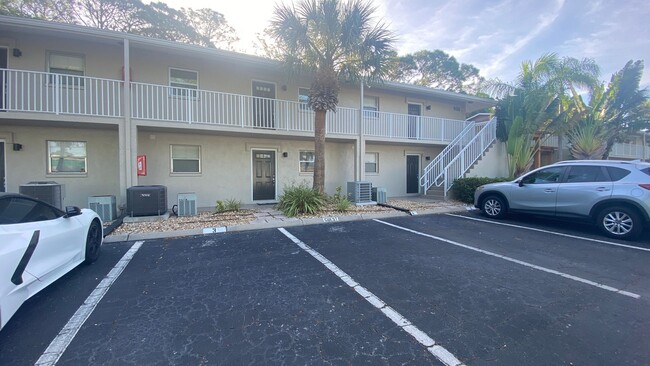 property at 906 La Costa Cir