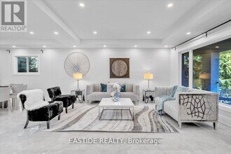 80 Sprucewood Dr in Markham, ON - Building Photo - Building Photo