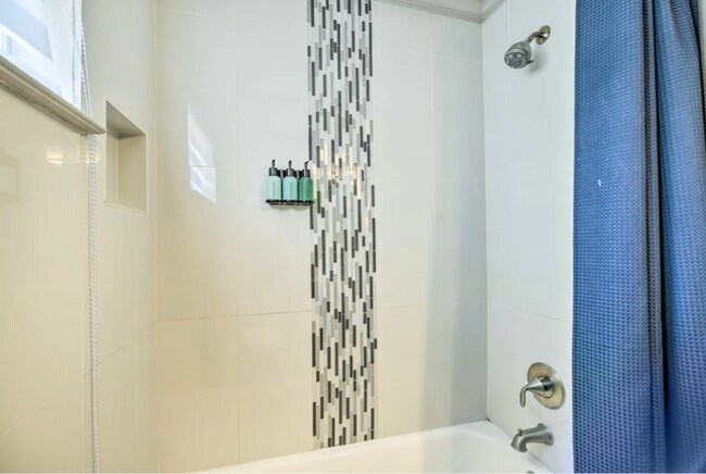 2211 Blodgett St in Houston, TX - Building Photo - Building Photo