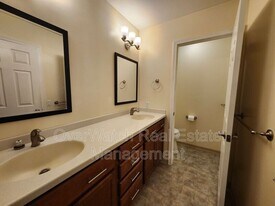 2421 Asterion Cir in Anchorage, AK - Building Photo