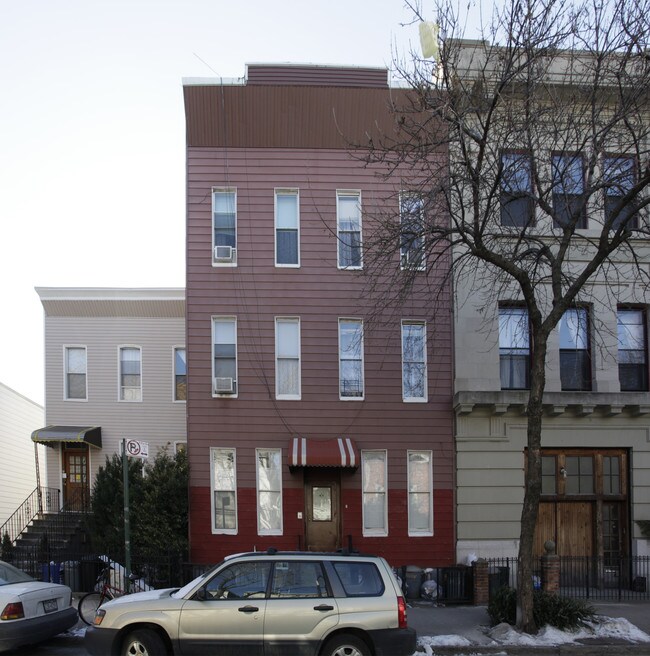90 India St in Brooklyn, NY - Building Photo - Building Photo