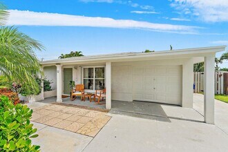 12 Pineview Rd in Jupiter, FL - Building Photo - Building Photo