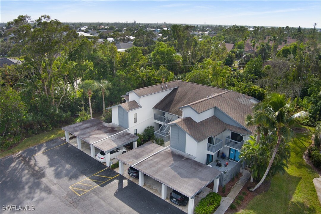 17455 Silver Fox Dr in Ft. Myers, FL - Building Photo