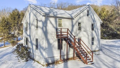 10 Mountain Orchard Rd in Bethel, CT - Building Photo - Building Photo