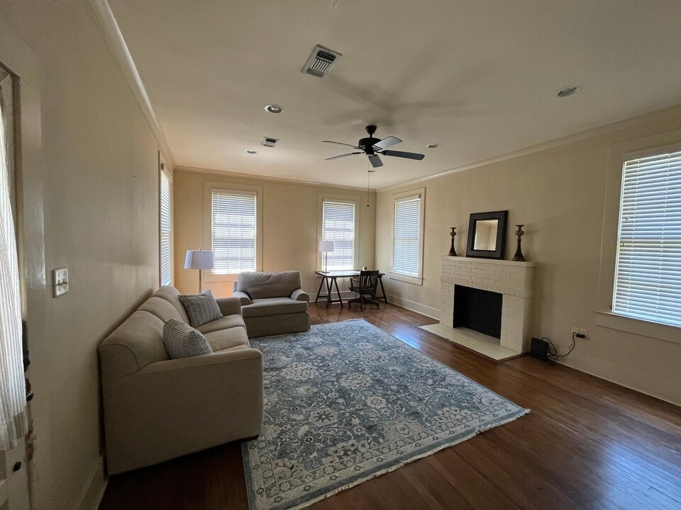 1906 White St in Alexandria, LA - Building Photo