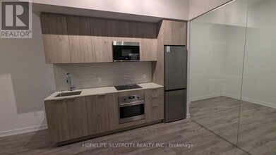 15 Skyridge Dr in Brampton, ON - Building Photo - Building Photo