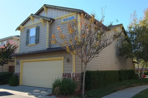 property at 3112 Puffin Cir