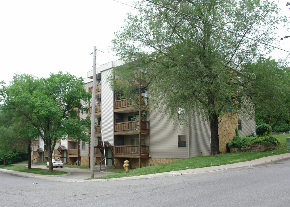 Avalon Apartments in Lawrence, KS - Building Photo