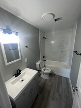 2420 Post Rd in Melbourne, FL - Foto de edificio - Building Photo