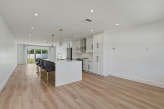 461 SW 1st St in Boca Raton, FL - Building Photo - Building Photo