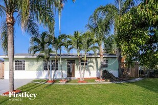 1357 Drexel Rd in West Palm Beach, FL - Building Photo