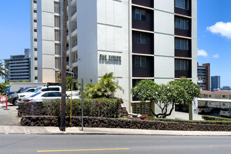 Sky Tower in Honolulu, HI - Building Photo - Building Photo