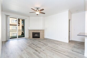 2020 Camino De La Reina in San Diego, CA - Building Photo - Building Photo