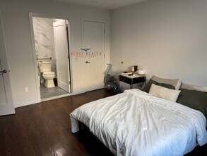 22-10 47th St in Queens, NY - Building Photo - Building Photo