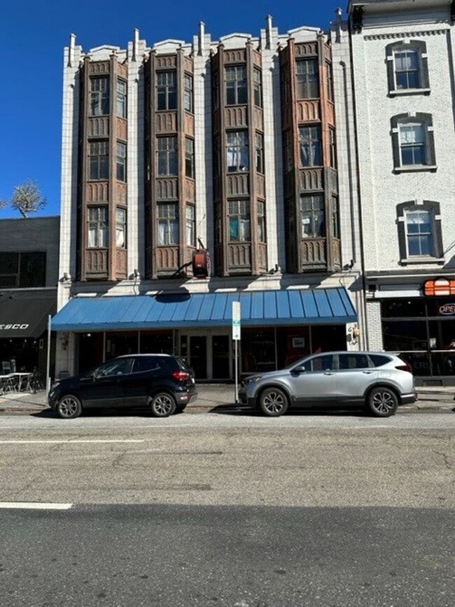 property at 213 N 2nd St