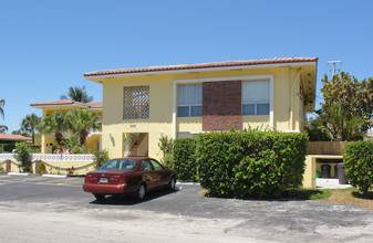 2795 SE 1st Ct in Pompano Beach, FL - Foto de edificio - Building Photo