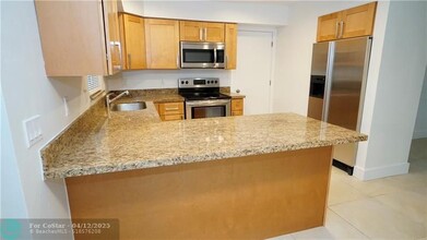 3421 NE 12th Terrace in Pompano Beach, FL - Foto de edificio - Building Photo