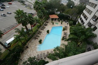 3525 Sage Rd in Houston, TX - Building Photo - Building Photo