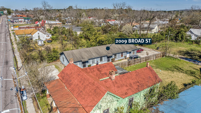 Broad St Apartments in Augusta, GA - Building Photo - Building Photo