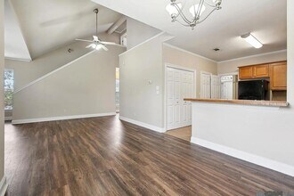 7300 Burbank Dr in Baton Rouge, LA - Building Photo - Building Photo