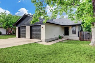 11425 Ptarmigan Dr in Austin, TX - Building Photo