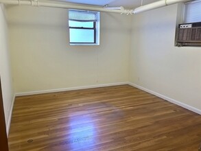 223 Saint Paul St, Unit B in Brookline, MA - Building Photo - Building Photo