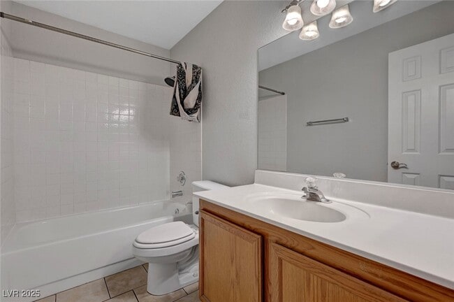 property at 913 Falconhead Ln