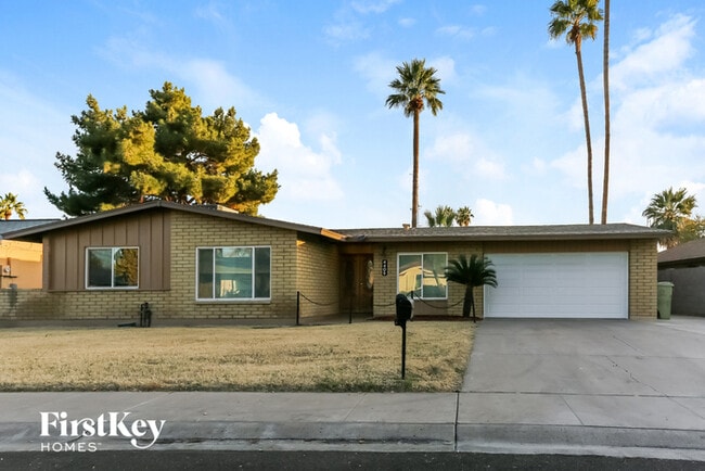 property at 4409 W Griswold Rd