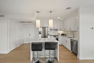 301 Border St in Boston, MA - Building Photo - Building Photo