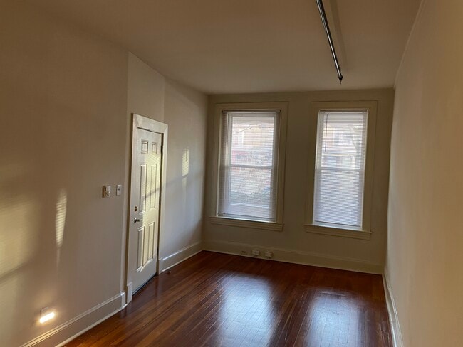 3108 N Calvert St, Unit 1 in Baltimore, MD - Building Photo - Building Photo