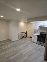 57-22 Kissena Blvd in Queens, NY - Building Photo