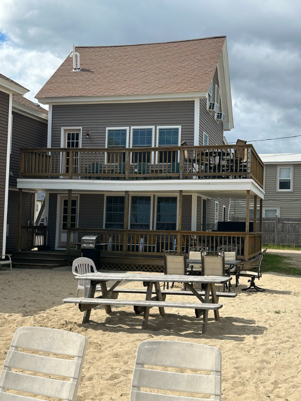 2 Traynor St in Old Orchard Beach, ME - Building Photo - Building Photo