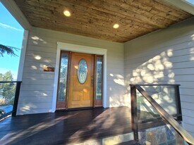 11017 18th St NE in Lake Stevens, WA - Building Photo