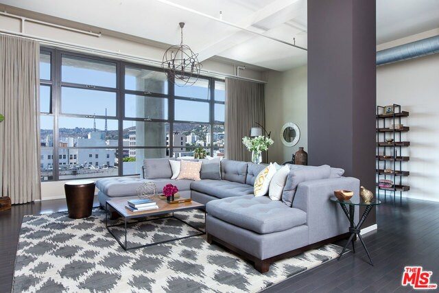 1645 Vine St in Los Angeles, CA - Building Photo