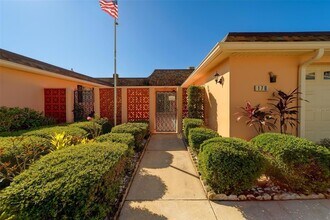 170 Boca Ciega Point Blvd S in St. Petersburg, FL - Foto de edificio - Building Photo