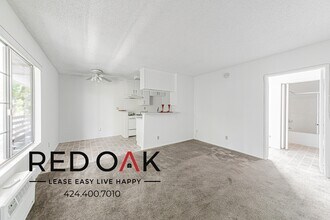 17821 Halsted St in Los Angeles, CA - Foto de edificio - Building Photo