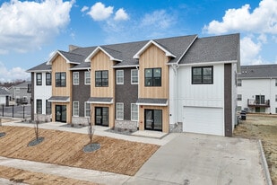 Birchwood Grove in Davenport, IA - Building Photo