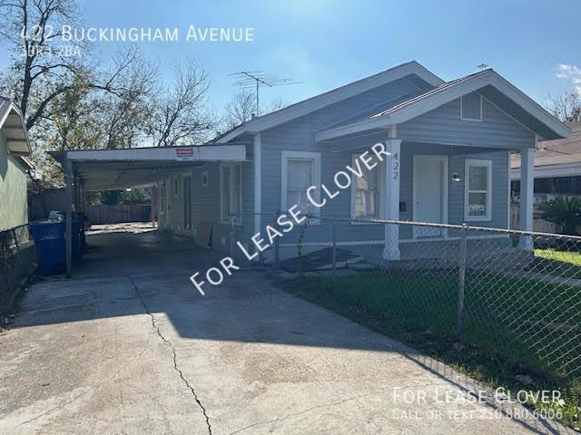 422 Buckingham Ave in San Antonio, TX - Building Photo