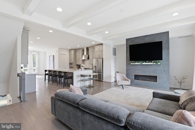 20246 Northpark Dr in Ashburn, VA - Building Photo - Building Photo