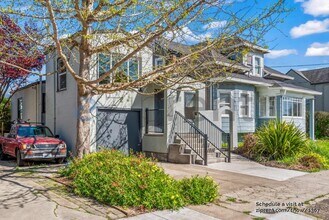 1051 Stannage Ave in Albany, CA - Building Photo - Building Photo