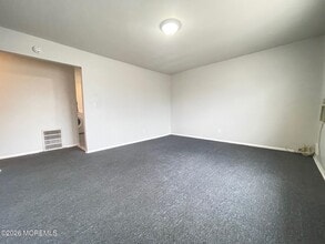 73 Park Ave in Keansburg, NJ - Building Photo - Building Photo