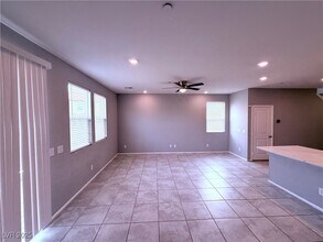 5322 Lazy Breeze Ave in Las Vegas, NV - Building Photo - Building Photo
